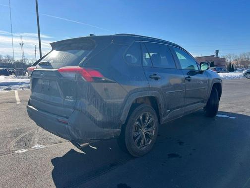 2022 Toyota RAV4 Hybrid XLE Premium