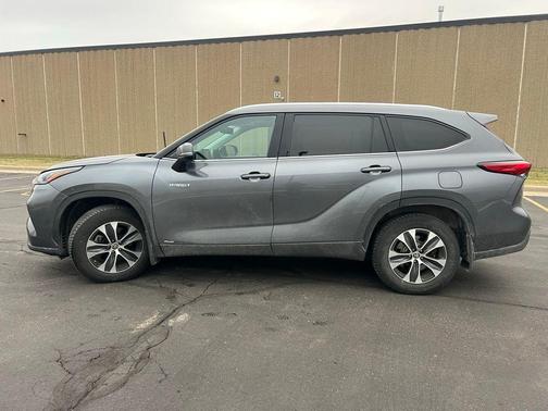 2020 Toyota Highlander Hybrid XLE