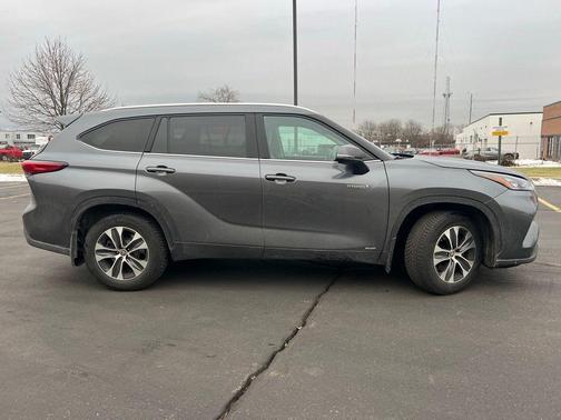 2020 Toyota Highlander Hybrid XLE
