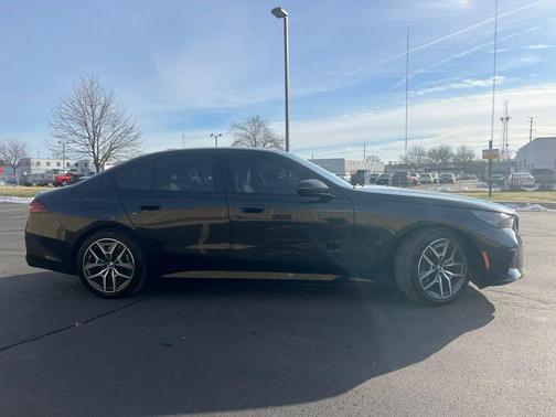 2025 BMW i5 xDrive40