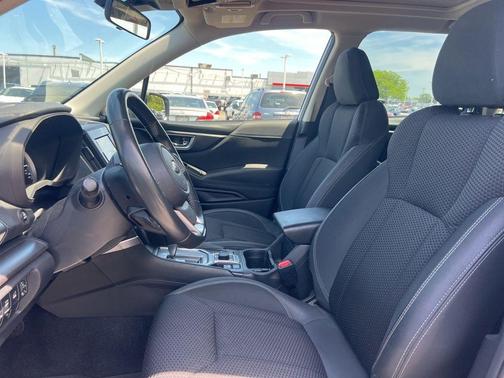 Ice Silver Metallic 2023 Subaru Forester Premium