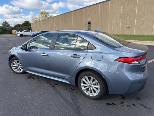 2023 Toyota Corolla Hybrid LE