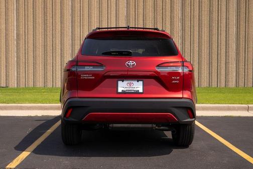 2025 Toyota Corolla Cross XLE