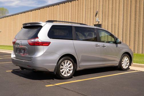 2017 Toyota Sienna Limited Premium