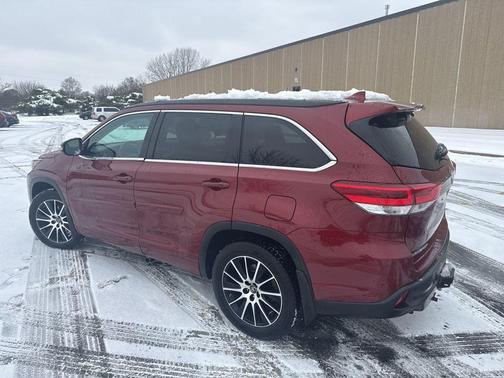 2017 Toyota Highlander SE