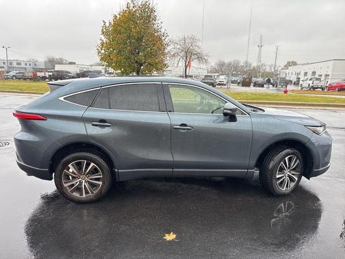 2022 Toyota Venza LE