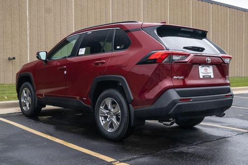 2025 Toyota RAV4 Hybrid XLE