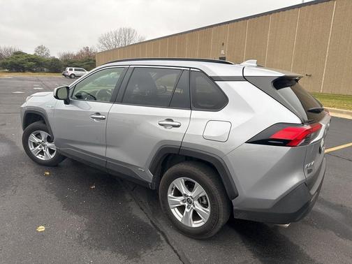 2020 Toyota RAV4 Hybrid LE