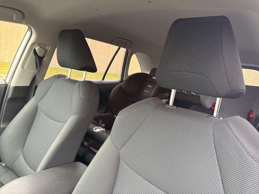 2020 Toyota RAV4 Hybrid LE