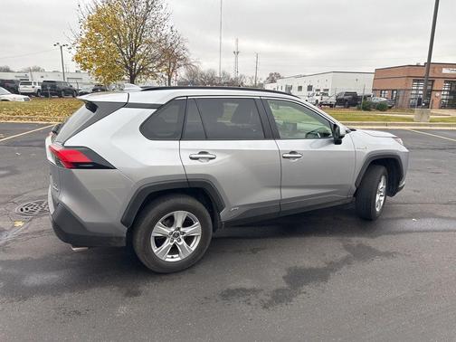 2020 Toyota RAV4 Hybrid LE