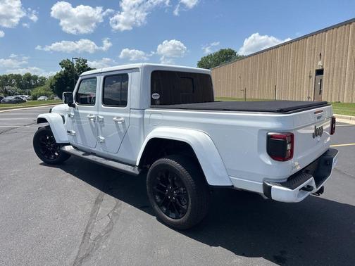 2023 Jeep Gladiator Overland