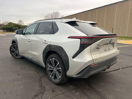 2024 Toyota bZ4X Limited