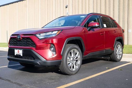 2025 Toyota RAV4 XLE Premium