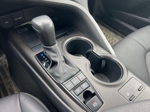 2023 Toyota Camry Hybrid XSE