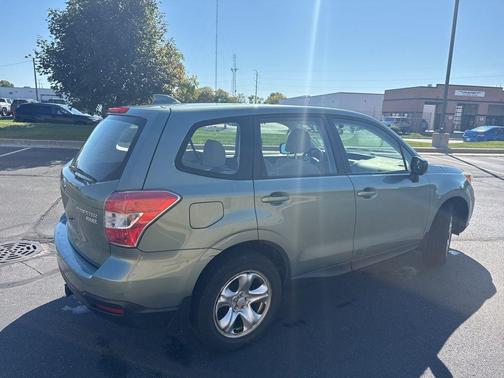 2016 Subaru Forester 2.5i