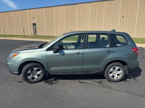 2016 Subaru Forester 2.5i