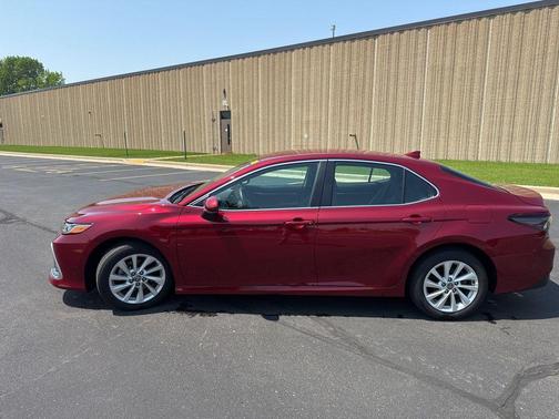 2022 Toyota Camry LE