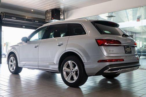 2022 Audi Q7 45 Premium