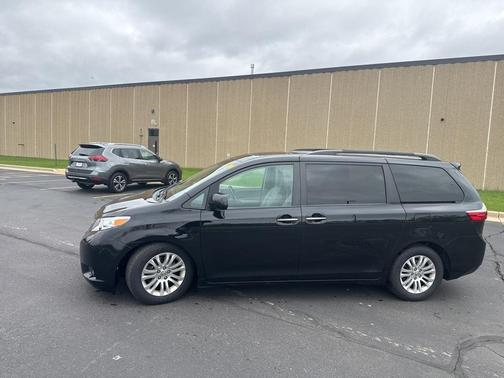 2015 Toyota Sienna XLE