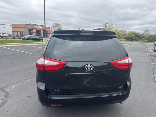 2015 Toyota Sienna XLE