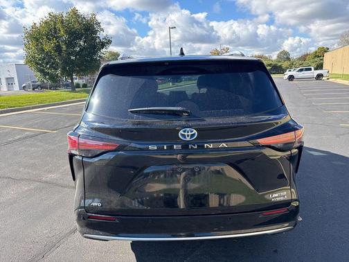 2023 Toyota Sienna Limited