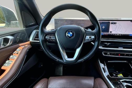 Alpine White 2025 BMW X5 PHEV xDrive50e