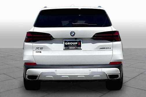 Alpine White 2025 BMW X5 PHEV xDrive50e