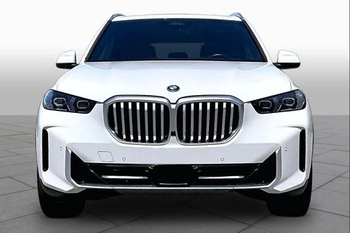 Alpine White 2025 BMW X5 PHEV xDrive50e