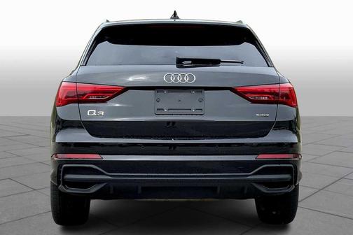 2023 Audi Q3 45 S line Premium
