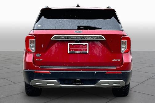 Rapid Red Metallic Tinted Clearcoat 2023 Ford Explorer XLT