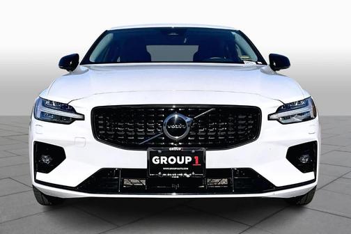 2024 Volvo S60 B5 Core Dark Theme