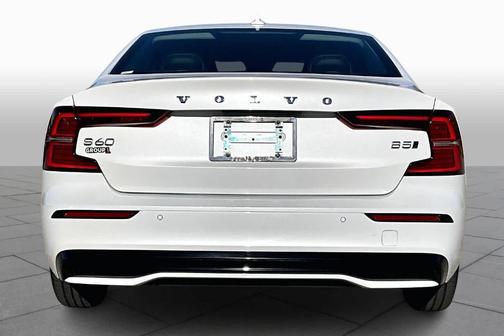 2024 Volvo S60 B5 Core Dark Theme