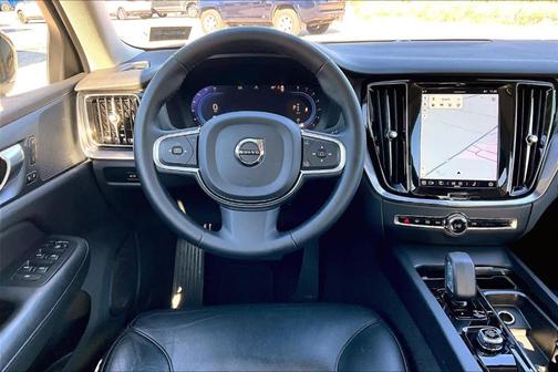 2024 Volvo S60 B5 Core Dark Theme