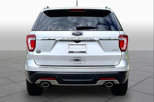 Ingot Silver Metallic 2018 Ford Explorer XLT