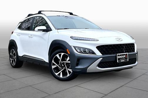 Lunar White 2022 Hyundai KONA Limited