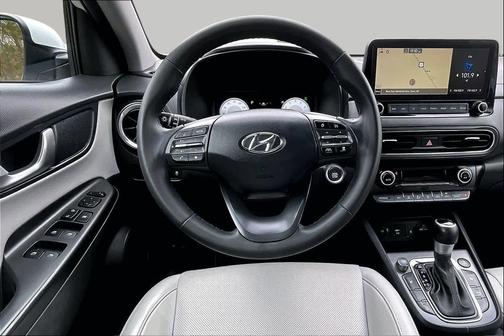 Lunar White 2022 Hyundai KONA Limited