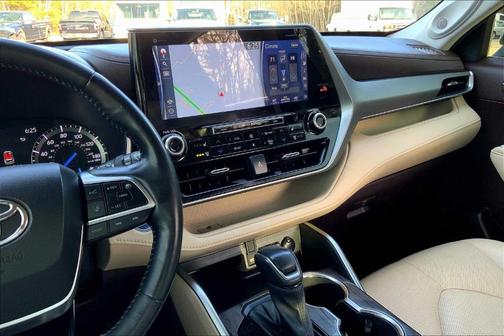 2021 Toyota Highlander Hybrid Platinum