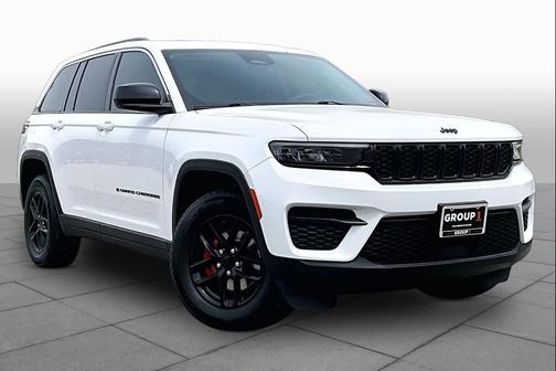 Bright White Clearcoat 2023 Jeep Grand Cherokee Laredo