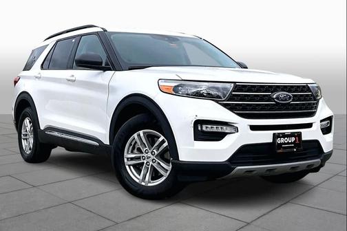 Star White 2022 Ford Explorer XLT