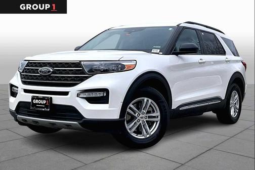 Star White 2022 Ford Explorer XLT
