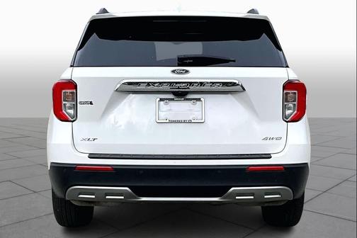 Star White 2022 Ford Explorer XLT