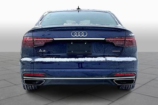 2024 Audi A4 45 S line quattro Premium