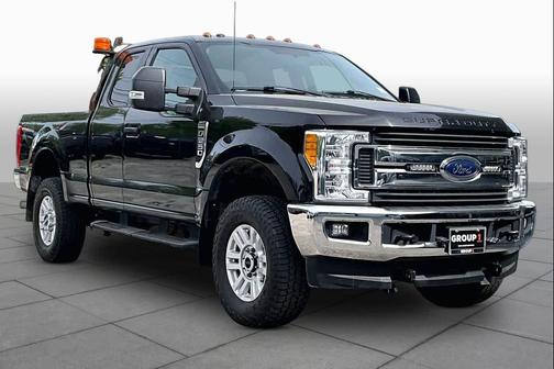 Shadow Black 2017 Ford F-250 XLT
