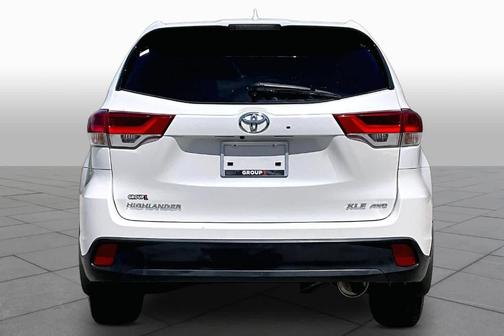 Blizzard Pearl 2019 Toyota Highlander XLE