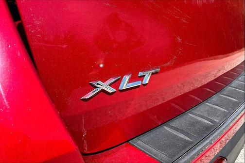 Rapid Red Metallic Tinted Clearcoat 2023 Ford Explorer XLT