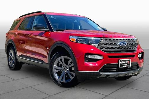 Rapid Red Metallic Tinted Clearcoat 2023 Ford Explorer XLT