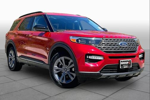 Rapid Red Metallic Tinted Clearcoat 2023 Ford Explorer XLT
