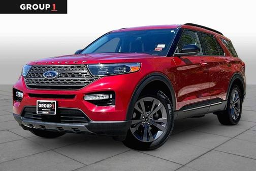 Rapid Red Metallic Tinted Clearcoat 2023 Ford Explorer XLT