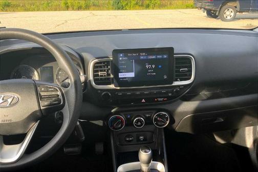 2021 Hyundai VENUE SE