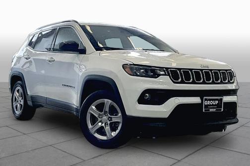 Bright White Clearcoat 2024 Jeep Compass Latitude